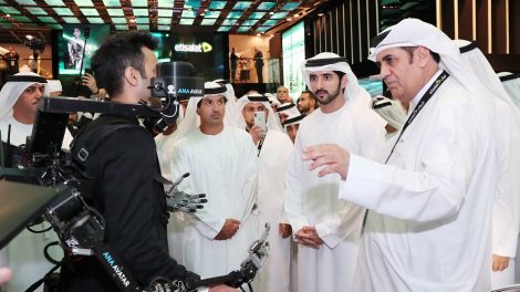 Sheikh Hamdan_GCEO_Etisalat stand 2