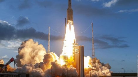 successful-launch-of-eutelsat-quantum