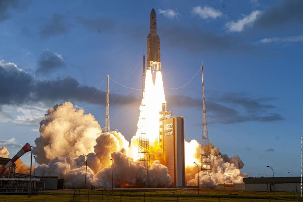 successful-launch-of-eutelsat-quantum