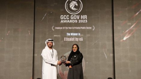 etisalat by e& wins ‘Employer of the Year’ award at the GCC GOV HR Awards 2023