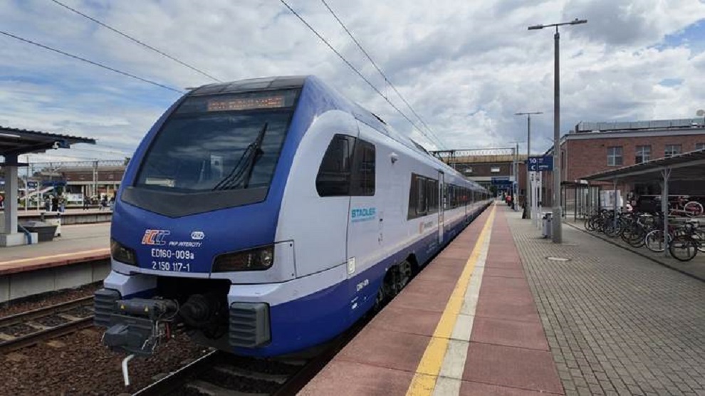 Eutelsat advances connected rail in Poland